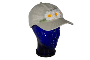 Baseball cap w/crocheted applique